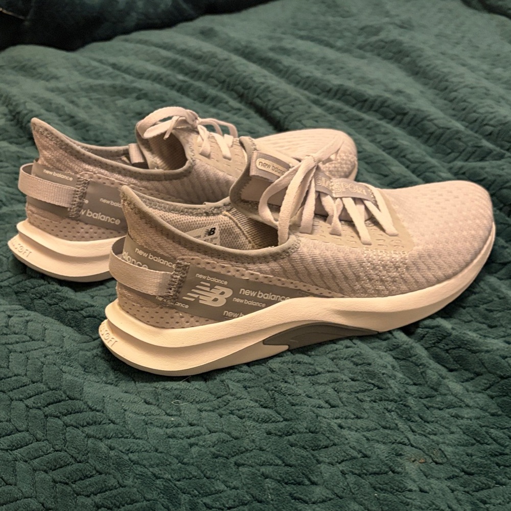 New Balance Women's Light Gray Knit Running Sneakers